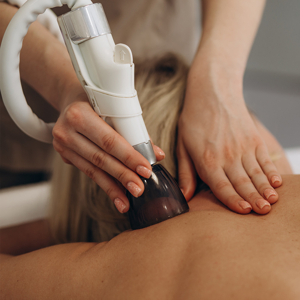 Все, що потрібно знати про апаратний масаж: частота та переваги